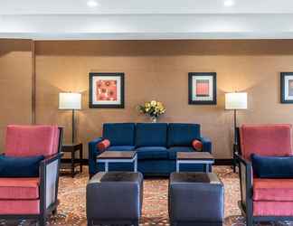 Lobby 2 Comfort Inn & Suites near Bethel College