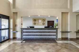 Lobby 4 Comfort Inn & Suites near Bethel College