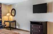 Bedroom 2 Comfort Inn & Suites near Bethel College