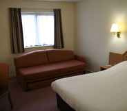 Bedroom 3 Days Inn by Wyndham Durham