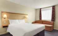 Bedroom 3 Days Inn by Wyndham Cannock Norton Canes M6 Toll
