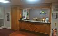 Lobi 5 Days Inn by Wyndham Southampton Rownhams