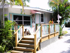 Bangunan 4 Gulf Breeze Cottages