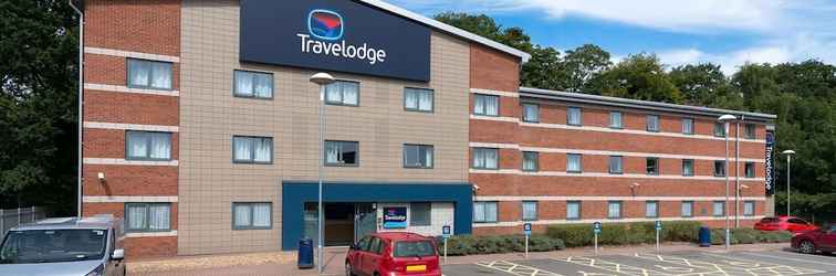 Exterior Travelodge Stafford Central