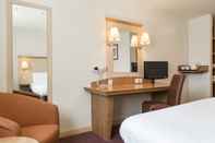 Bedroom Days Inn by Wyndham Winchester M3