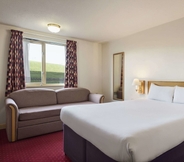 Bedroom 4 Days Inn by Wyndham Tewkesbury Strensham