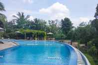 Kolam Renang Hotel Deli River