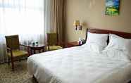 Kamar Tidur 6 GreenTree Inn Puyang Oil-field Headquarters Hotel