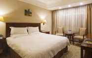 Bedroom 7 GreenTree Inn Puyang Oil-field Headquarters Hotel
