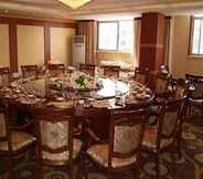 Restaurant 7 GreenTree Inn Yancheng Station Hotel