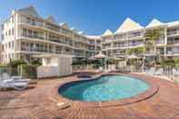 Swimming Pool Crystal Beachfront Apartments