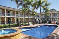 Swimming Pool Aston Motel Yamba
