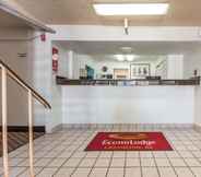 Lobi 7 Econo Lodge Lexington