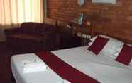 Kamar Tidur 5 Hilldrop Motor Inn