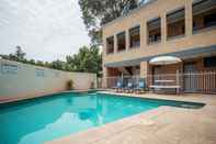 Swimming Pool The Select Inn Penrith