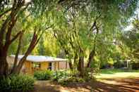 Exterior Peppermint Brook Cottages