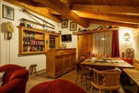 Bar, Cafe and Lounge Hotel Silvapina