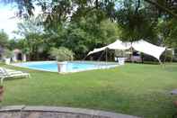 Swimming Pool Château d'Arpaillargues