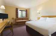 ห้องนอน 6 Days Inn by Wyndham Taunton