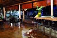 Bar, Cafe and Lounge Ramada by Wyndham  Porto Seguro Praia