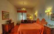 Bedroom 4 Hotel Villa Villoresi