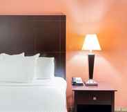 Bedroom 2 La Quinta Inn & Suites by Wyndham McAlester