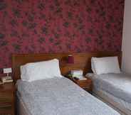 Bedroom 6 Kirkdale Hotel