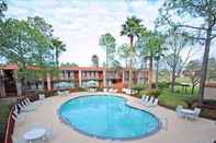 Kolam Renang GreenTree Hotel & Extended Stay I-10 FWY Houston, Channelview, Baytown