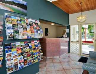 Lobby 2 Geneva Motor Lodge