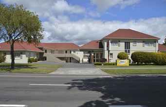 Exterior 4 Geneva Motor Lodge