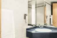 Toilet Kamar ibis Gloucester