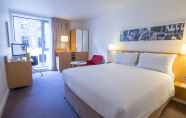 Bedroom 5 DoubleTree by Hilton Hotel London -Tower of London