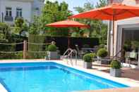Swimming Pool Hotel Rubens