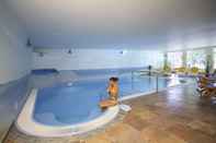 Swimming Pool Vineta Hotels
