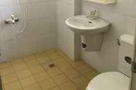 Toilet Kamar Hualing Homestay