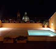 Swimming Pool 2 B&B Attico Taranto