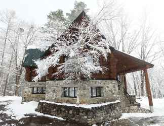 Exterior 2 Hakuba Canadian Lodge