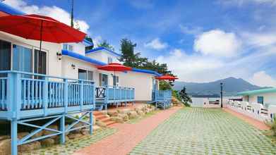 Exterior 4 Namhae Blue & White Pension