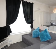 Common Space 6 One Bedroom Apartment by Klass Living Serviced Accommodation Bellshill - Elmbank Street Apartment with WIFI  and Parking