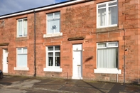 Exterior One Bedroom Apartment by Klass Living Serviced Accommodation Bellshill - Elmbank Street Apartment with WIFI  and Parking