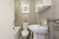 Toilet Kamar Notting Hill Apartments