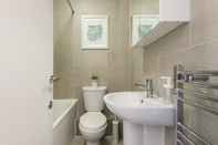 In-room Bathroom Notting Hill Apartments