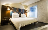 Kamar Tidur 5 The Opera Hotel