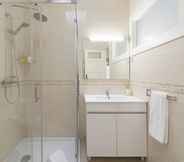 Toilet Kamar 3 Tripas-Coração, Breiner Apartments