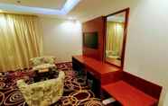 Bedroom 7 Carawan Hotel Jeddah