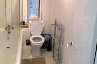 In-room Bathroom Aparthotel Crystal Palace