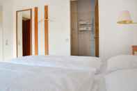 Kamar Tidur Forest Apartments & Rooms