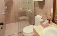 Toilet Kamar 5 Hotel Blue Rose