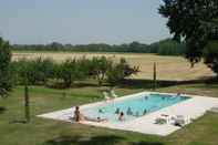 Swimming Pool Domaine de Lamartine chambres d'hotes