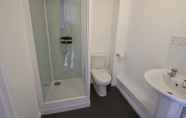 Toilet Kamar 6 Clarendon Court